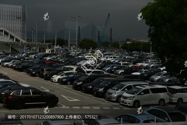 機(jī)場停車場