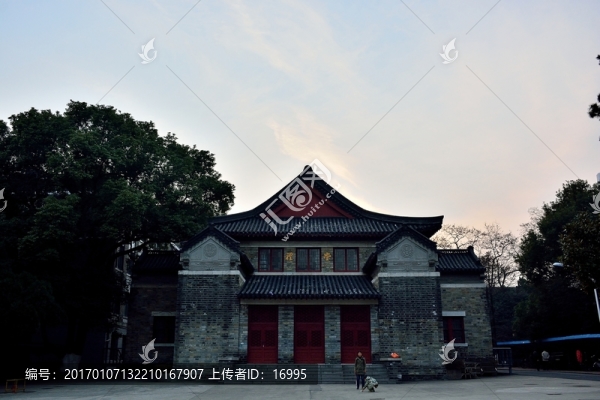 南京大學(xué)