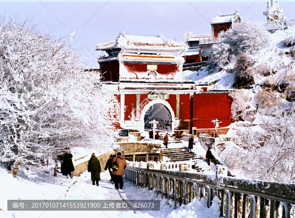 大雪山門(mén)