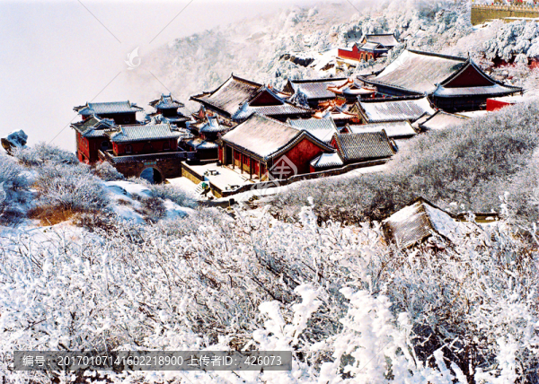 山巔廟宇群