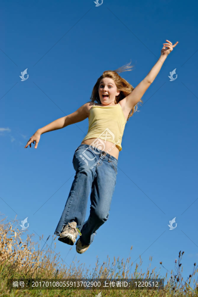 女孩跳-匯圖網(wǎng) www.fosd68.com 女孩跳