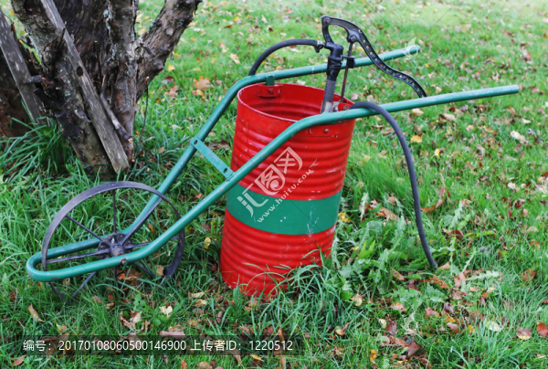 老式雜草噴霧器