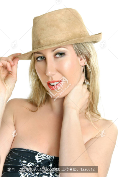 戴帽子的女人