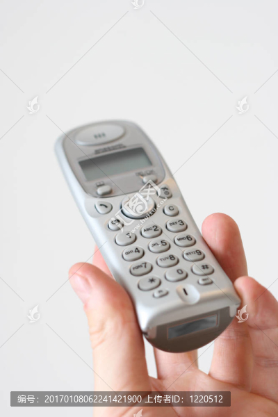 現(xiàn)代手機在手