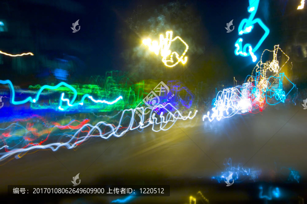 晚上開(kāi)車(chē)
