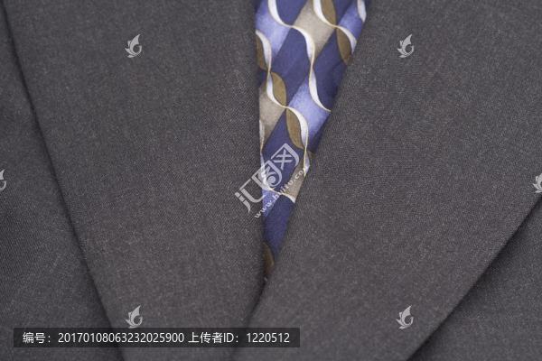 外套和領(lǐng)帶近距離