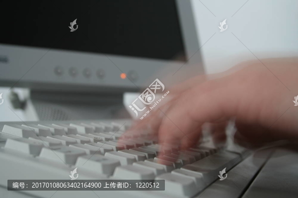 忙著打字