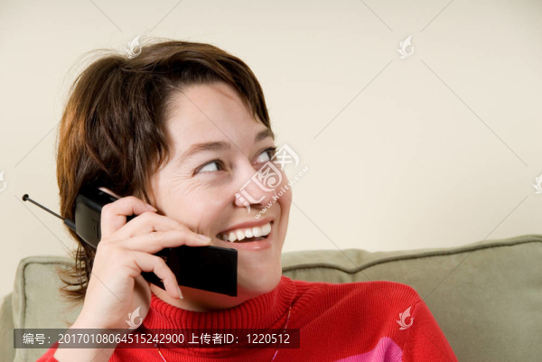 在打電話