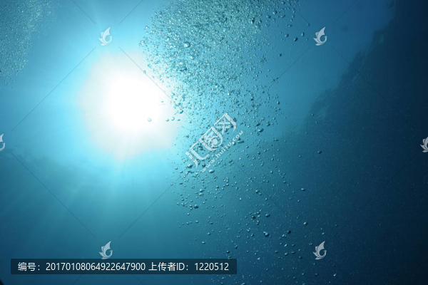 深藍色的