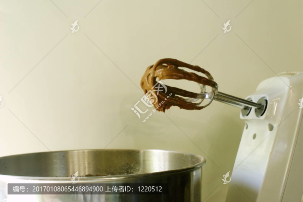 攪拌機(jī)上的面糊