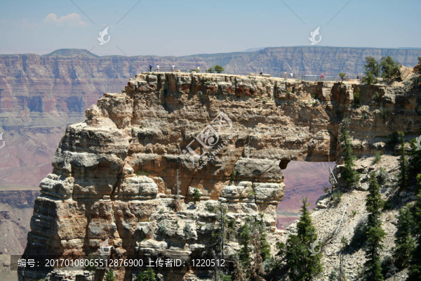 大峽谷拱門與游客