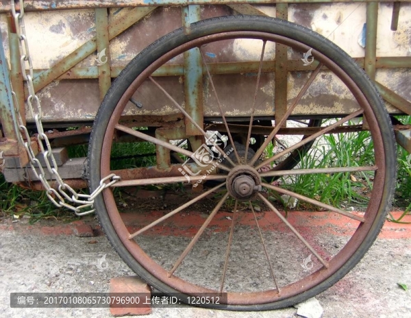 破舊的三輪車