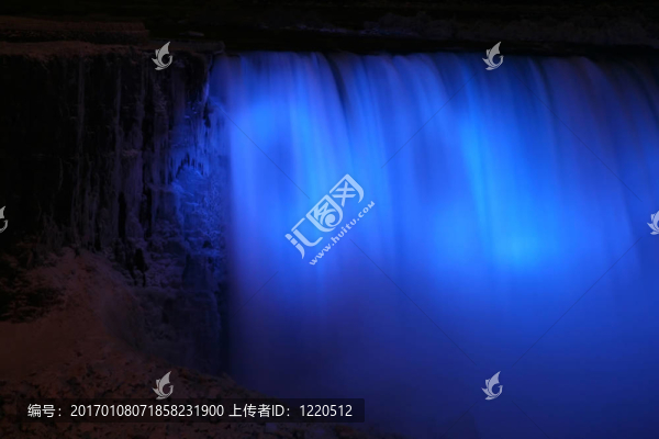 夜晚的尼亞加拉大瀑布