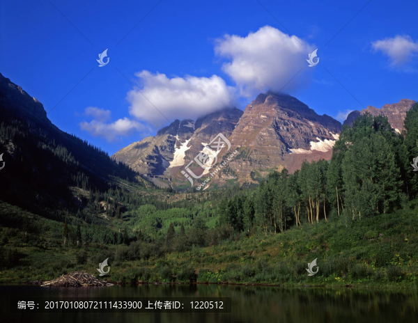 maroonbellsclouds