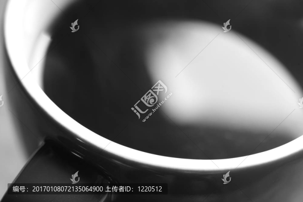 與黑咖啡杯