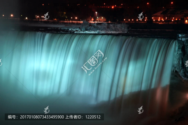 尼亞加拉馬蹄瀑布在晚上