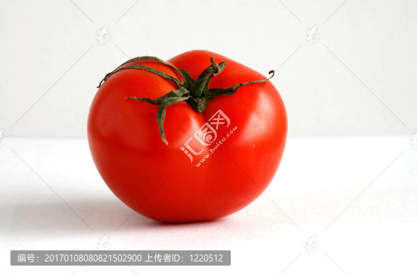 一個新鮮的西紅柿