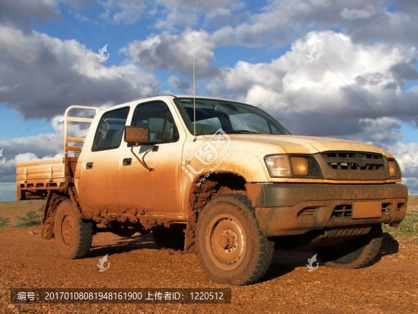泥濘的4wd