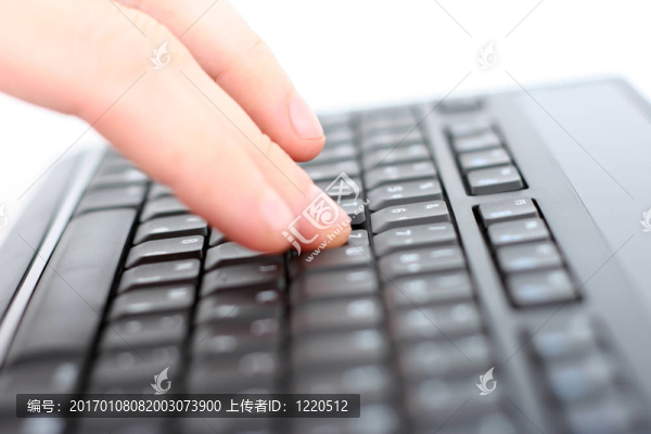手在鍵盤
