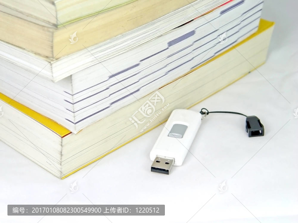 USB存儲器和書