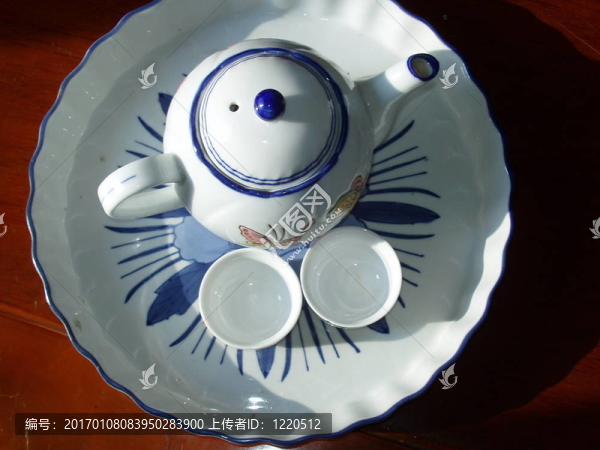 茶杯和茶壺