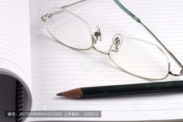鉛筆和筆記簿