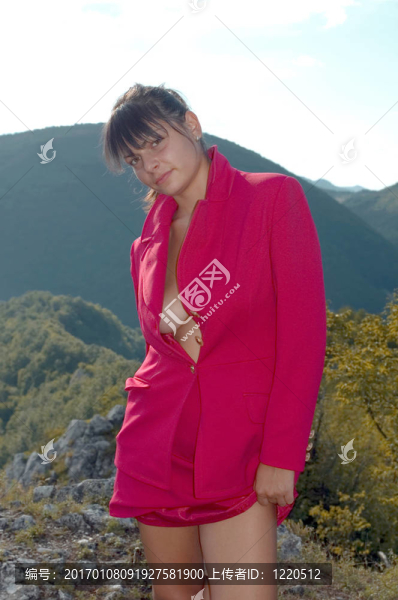 紅衣女子