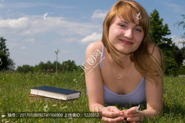 帶書的女孩