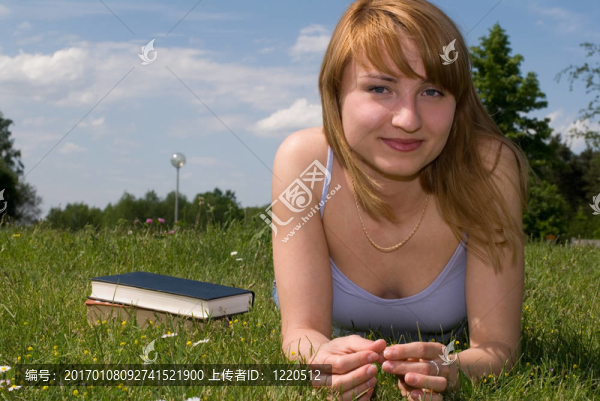 帶書的女孩