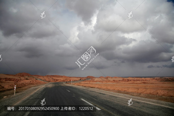 在Desert的路上