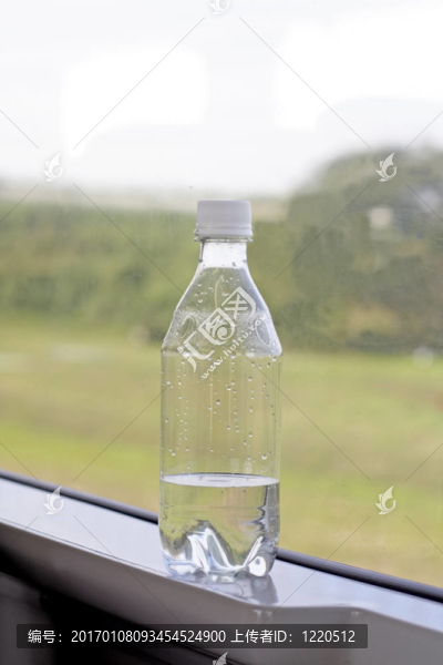 一瓶水