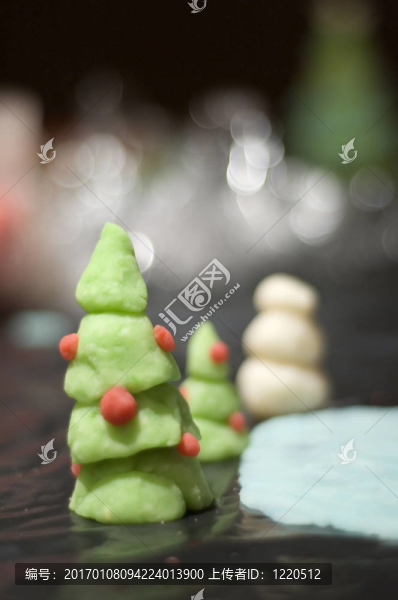 玩生面團圣誕樹