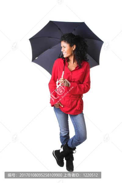 站在雨中