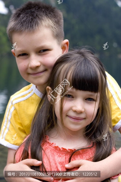 快樂的孩子們-匯圖網(wǎng) www.fosd68.com 快樂的孩子們