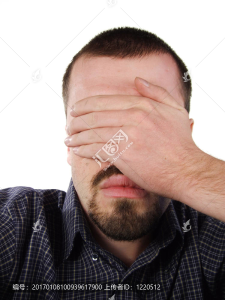 有眼睛的短頭發(fā)的男人