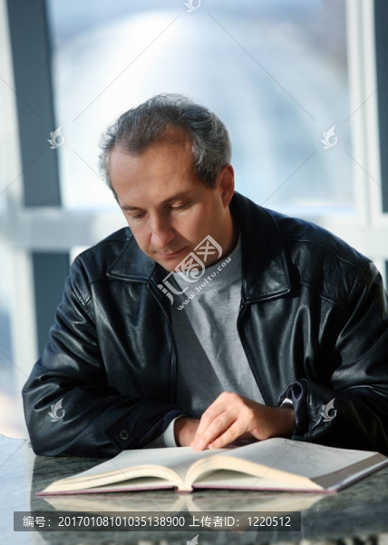 成熟的人閱讀