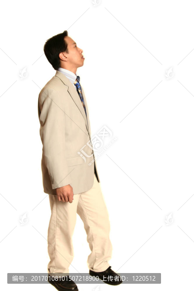 男人看他的左邊