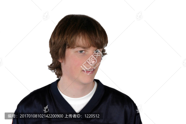 盯著男孩
