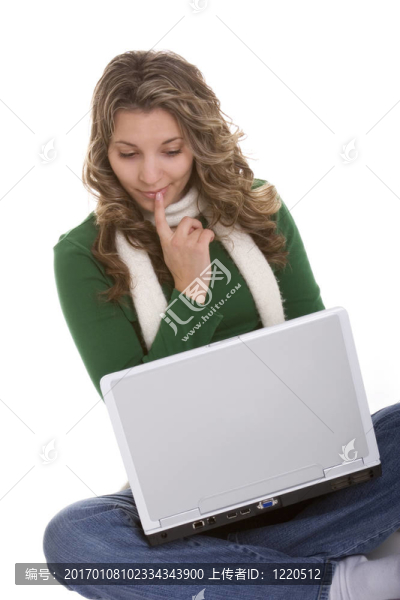 筆記本電腦的女人