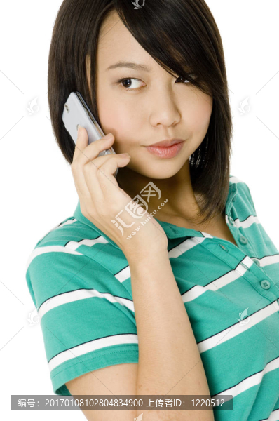 亞洲女孩在電話里
