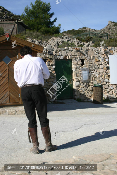 有休息的馬師
