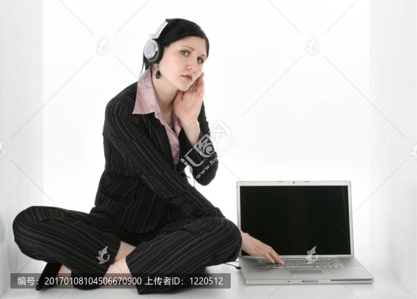 電腦和耳機