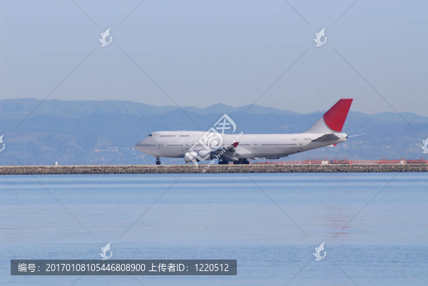 噴氣式飛機(jī)