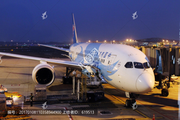 南航787客機,夜景
