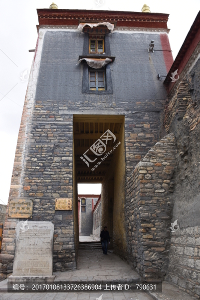 薩迦南寺入口