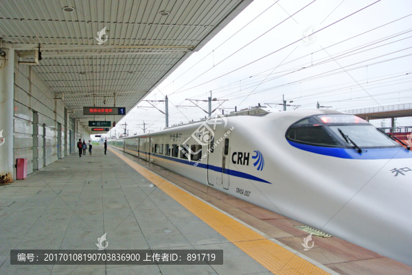火車進(jìn)站,動(dòng)車組,高鐵車站