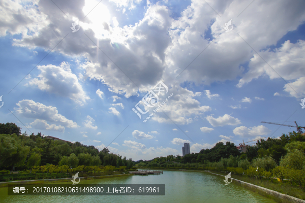 藍(lán)天白云天空背景