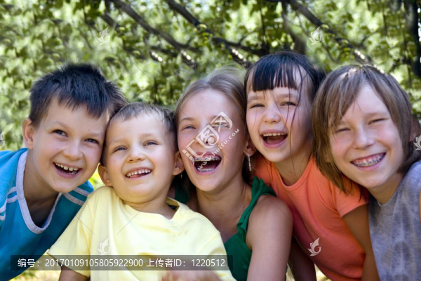 快樂的孩子-匯圖網(wǎng) www.fosd68.com 快樂的孩子