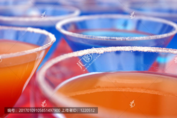 五顏六色的雞尾酒