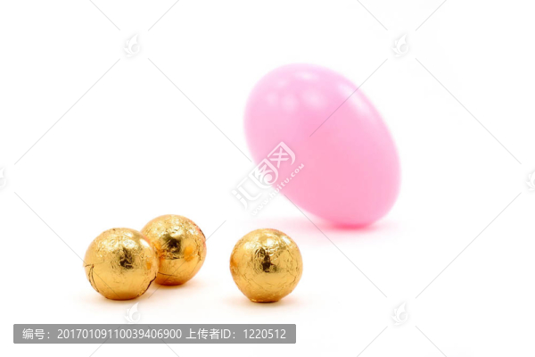 滾動復(fù)活節(jié)雞蛋和糖果球
